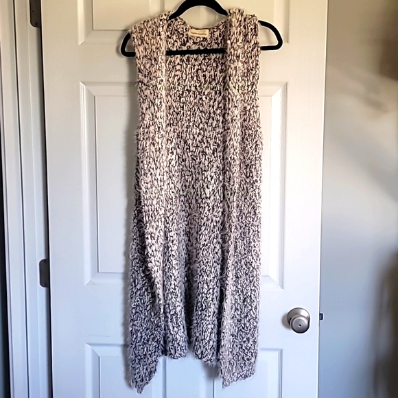 Sleeveless Cardigan with hood - Picture 1 of 5